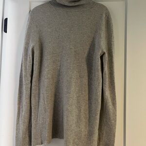 Vince Women's Light Gray Turtleneck Sweater